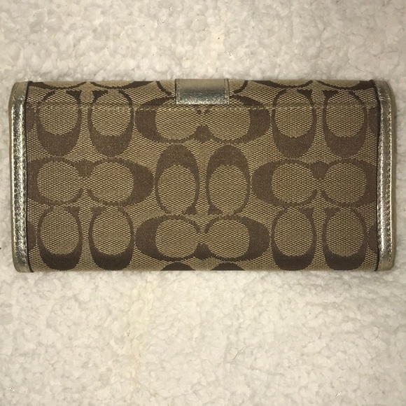COACH wallet - Picture 2 of 4